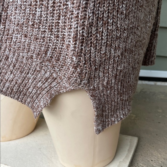 Like new Staccato V-Neck Sweater in Brown - Picture 7 of 13